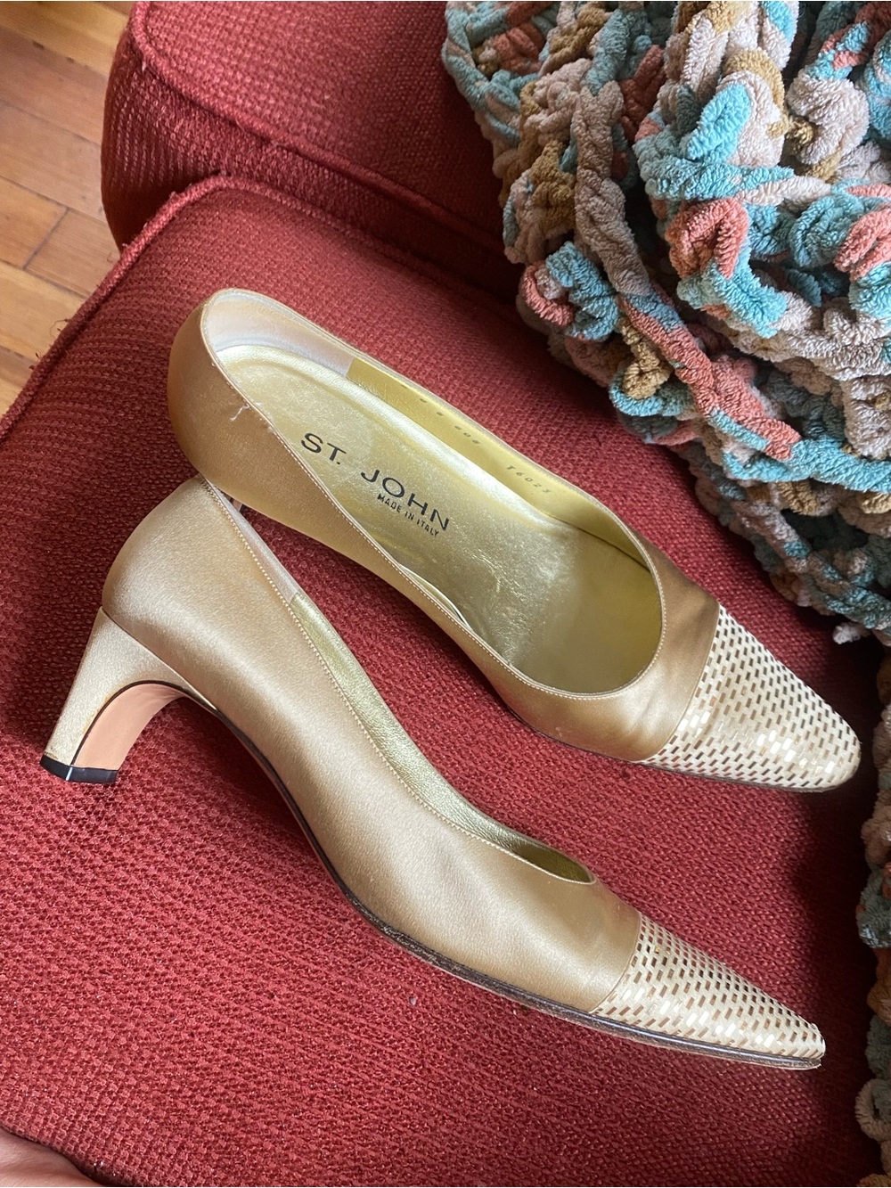 Vintage 90s St. John Gold Pointed Toe Low Heel Pumps satin sequin